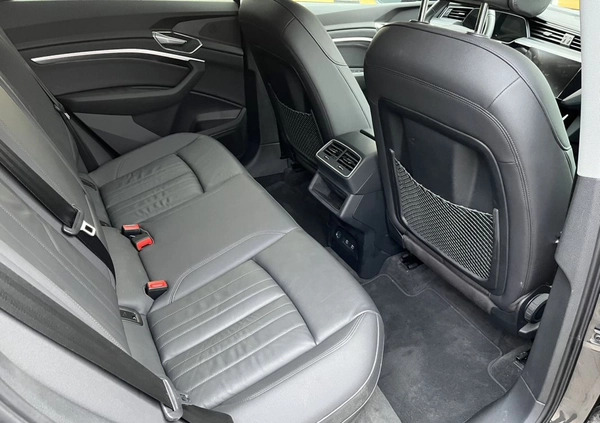 Audi e-tron cena 165900 przebieg: 16000, rok produkcji 2022 z Łódź małe 232